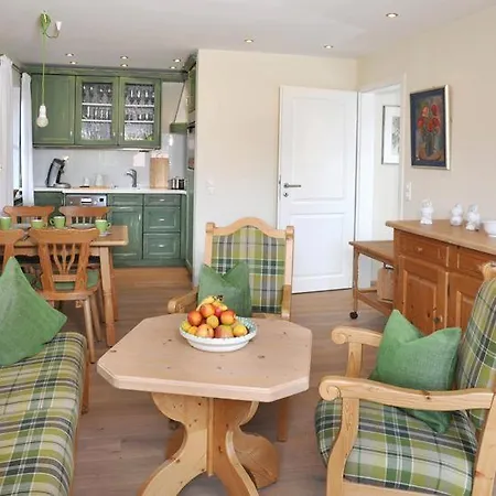 Schencking 2 Apartment *